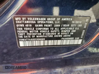 2014 Volkswagen Passat Wolfsburg Edition z VIN 1VWAT7A32EC036093, wystawiony jako Copart lot #52129185 z przebiegiem 106 949 mil mil oraz Szkoda całkowita • Salvage title. Historia ofert i sprzedaży dostępna na DreamBid. Obrazek 14.