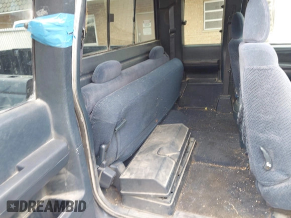 1998 Chevrolet Silverado 1500 with VIN 2GCEK19R2W1255365, listed as a IAAI auction lot 41939461 with 276,204 mi miles and . Bid and sale history available at DreamBid. Image 8.
