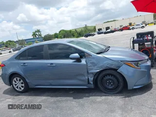 2020 Toyota Corolla LE with VIN 5YFEPRAE2LP070450, listed as a IAAI auction lot 40061850 with 62,850 mi miles. Bid and sale history available at carsss.com. Image 6.
