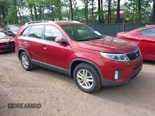 2015 Kia Sorento LX with VIN 5XYKT3A66FG569118, listed as a IAAI auction lot 42156534 with 147,257 mi miles. Bid and sale history available at carsss.com. Image 1.
