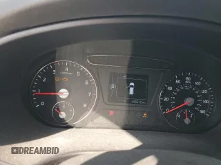 2017 Kia Sorento LX z VIN 5XYPG4A34HG220340, wystawiony jako Copart lot #57467775 z przebiegiem 144 612 mil mil oraz Szkoda całkowita • Salvage title. Historia ofert i sprzedaży dostępna na DreamBid. Obrazek 9.