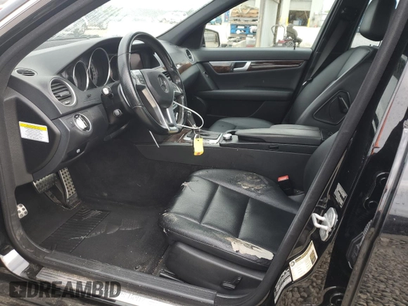 2013 Mercedes-Benz C 300 Sport z VIN WDDGF8AB6DA834789, wystawiony jako Copart lot #56175185 z przebiegiem 142 324 mil mil oraz Szkoda całkowita • Salvage title. Historia ofert i sprzedaży dostępna na DreamBid. Obrazek 7.