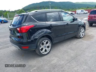 2019 Ford Escape Titanium с VIN 1FMCU9J95KUA09190, выставлен на аукционе IAAI как лот 42539445 с пробегом 61 027 миль миль и . История ставок и продаж доступна на DreamBid. Изображение 4.