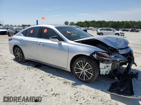 2024 Lexus ES 350 с VIN 58ADZ1B1XRU171688, выставлен на аукционе Copart как лот 54061135 с пробегом 9 759 миль миль и Списание • Salvage title. История ставок и продаж доступна на DreamBid. Изображение 4.