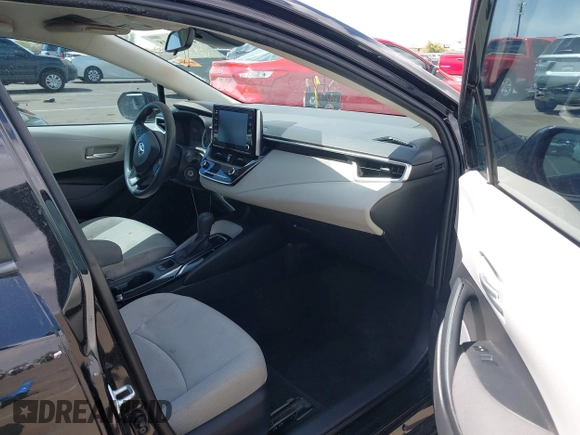 2020 Toyota Corolla LE with VIN 5YFEPRAE8LP105914, listed as a IAAI auction lot 41955118 with 72,301 mi miles. Bid and sale history available at carsss.com. Image 5.