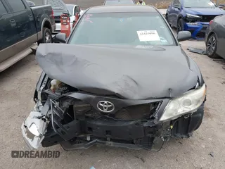 2010 Toyota Camry z VIN 4T4BF3EKXAR074797, wystawiony jako IAAI lot #42425096 z przebiegiem 120 451 mil mil oraz . Historia ofert i sprzedaży dostępna na DreamBid. Obrazek 13.