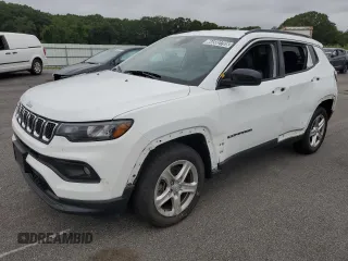 2023 Jeep Compass Latitude z VIN 3C4NJDBN3PT552673, wystawiony jako Copart lot #64582705 z przebiegiem 69 194 mil mil oraz Czysty tytuł • Clean title. Historia ofert i sprzedaży dostępna na DreamBid. Obrazek 1.