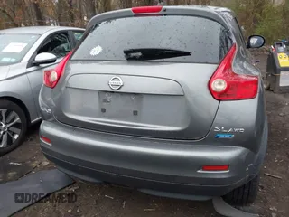 2012 Nissan Juke SL z VIN JN8AF5MV5CT108031, wystawiony jako IAAI lot #42029056 z przebiegiem 120 493 mil mil oraz . Historia ofert i sprzedaży dostępna na DreamBid. Obrazek 17.