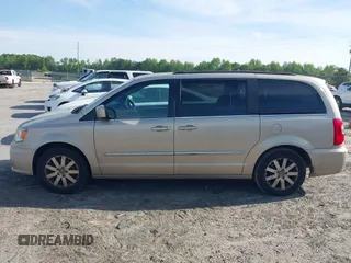 2015 Chrysler Town & Country Touring with VIN 2C4RC1BG7FR583213, listed as a IAAI auction lot 42089075 with 265,629 mi miles. Bid and sale history available at carsss.com. Image 16.