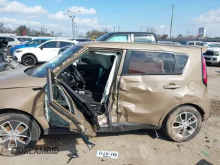 2015 Kia Soul with VIN KNDJN2A21F7150992, listed as a IAAI auction lot 41487863 with 1 mi miles. Bid and sale history available at carsss.com. Image 14.