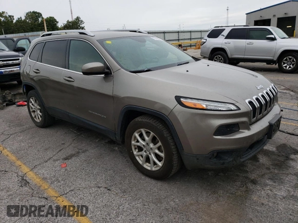 2016 Jeep Cherokee Altitude with VIN 1C4PJMCS8GW241263, listed as a Copart auction lot 73146334 with 101,581 mi miles and Clean title. Bid and sale history available at DreamBid. Image 4.