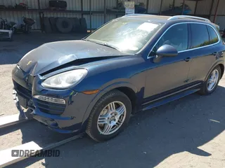 2012 Porsche Cayenne S z VIN WP1AB2A27CLA49899, wystawiony jako IAAI lot #42081215 z przebiegiem 147 920 mil mil oraz . Historia ofert i sprzedaży dostępna na DreamBid. Obrazek 2.