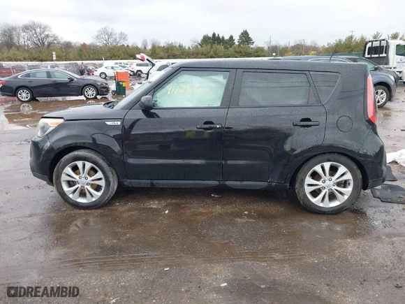 2015 Kia Soul + with VIN KNDJP3A55F7172472, listed as a IAAI auction lot 41729575 with 127,172 mi miles. Bid and sale history available at carsss.com. Image 14.