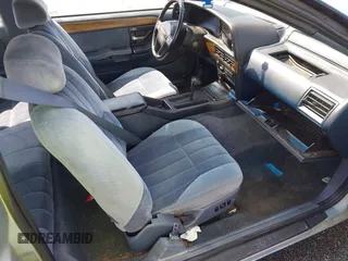 1990 Ford Thunderbird with VIN 1FAPP6248LH206157, listed as a IAAI auction lot 41915948 with 165,340 mi miles and . Bid and sale history available at DreamBid. Image 5.
