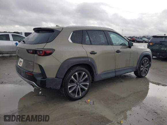 2024 Mazda CX-50 Premium Plus z VIN 7MMVABEY8RN163265, wystawiony jako Copart lot #44845075 z przebiegiem 9 999 mil mil oraz Szkoda całkowita • Salvage title. Historia ofert i sprzedaży dostępna na DreamBid. Obrazek 3.