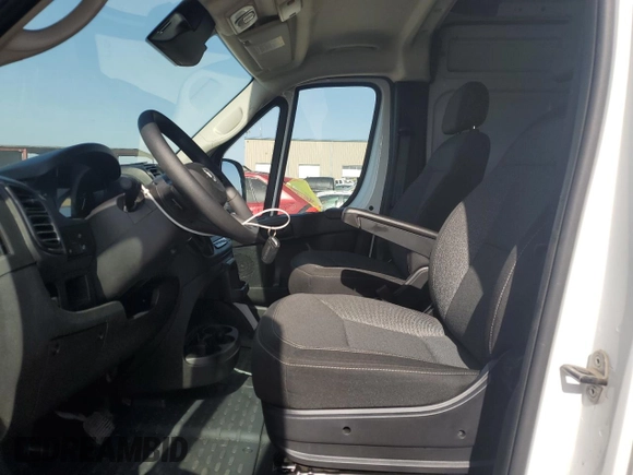 2024 Ram ProMaster Cargo Tradesman with VIN 3C6LRVDG7RE132725, listed as a Copart auction lot 49747225 with 2,020 mi miles and Salvage Title. Bid and sale history available at DreamBid. Image 7.