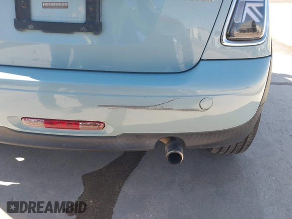 2013 MINI Hardtop with VIN WMWSU3C57DT690398, listed as a IAAI auction lot 41989221 with 112,954 mi miles and . Bid and sale history available at DreamBid. Image 17.