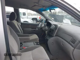 2010 Toyota Sienna CE with VIN 5TDKK4CC1AS339607, listed as a IAAI auction lot 41891135 with 261,666 mi miles. Bid and sale history available at carsss.com. Image 5.