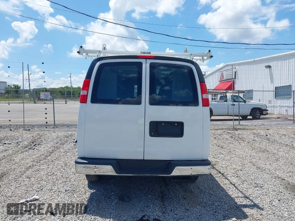2021 Chevrolet Express Cargo z VIN 1GCWGAF71M1207030, wystawiony jako IAAI lot #42824104 z przebiegiem 40 809 mil mil oraz . Historia ofert i sprzedaży dostępna na DreamBid. Obrazek 15.