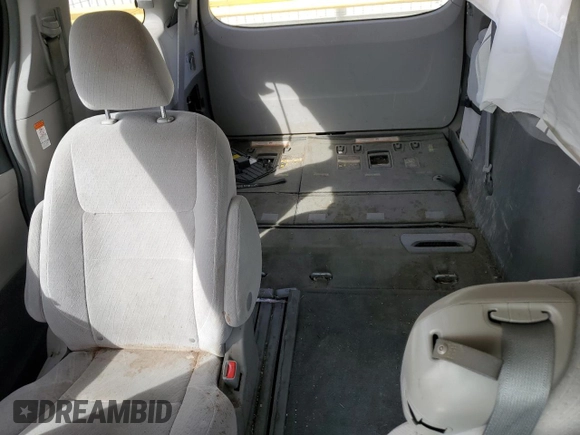 2015 Toyota Sienna LE AAS with VIN 5TDKK3DC7FS652662, listed as a Copart auction lot 49272325 with 129,652 mi miles and Salvage Title. Bid and sale history available at DreamBid. Image 10.