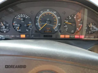 1992 Mercedes-Benz 500 z VIN WDBFA66E9NF046698, wystawiony jako Copart lot #57366455 z przebiegiem 98 836 mil mil oraz Czysty tytuł • Clean title. Historia ofert i sprzedaży dostępna na DreamBid. Obrazek 9.
