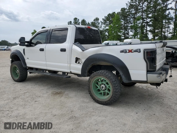 2020 Ford F-250 XL with VIN 1FT7W2B68LEC45808, listed as a Copart auction lot 55674505 with 136,473 mi miles and Salvage title. Bid and sale history available at DreamBid. Image 2.