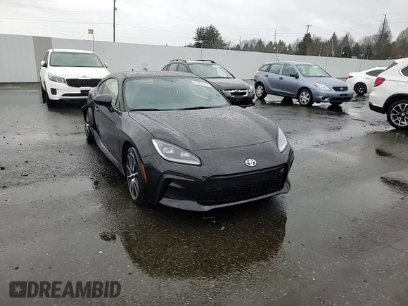 2024 Toyota 86 z VIN JF1ZNBB11R9756851, wystawiony jako Copart lot #85605944 z przebiegiem 3 935 mil mil oraz Szkoda całkowita • Salvage title. Historia ofert i sprzedaży dostępna na DreamBid. Obrazek 10.