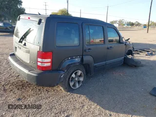 2008 Jeep Liberty Sport with VIN 1J8GP28K98W245697, listed as a IAAI auction lot 40896591 with Not Provided miles. Bid and sale history available at carsss.com. Image 4.
