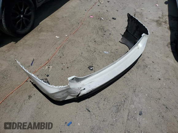 2018 Nissan Rogue SV z VIN 5N1AT2MVXJC725095, wystawiony jako Copart lot #55601775 z przebiegiem 108 581 mil mil oraz Szkoda całkowita • Salvage title. Historia ofert i sprzedaży dostępna na DreamBid. Obrazek 13.