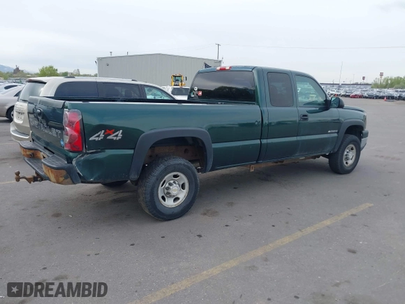 2004 Chevrolet Silverado 2500 LS with VIN 1GCGK29U84E311873, listed as a IAAI auction lot 42096136 with 268,581 mi miles. Bid and sale history available at carsss.com. Image 4.