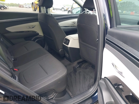 2022 Hyundai Tucson SEL Convenience with VIN KM8JFCA10NU049450, listed as a IAAI auction lot 41915300 with 23,584 mi miles and . Bid and sale history available at carsss.com. Image 8.