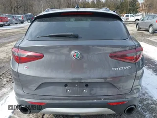 2019 Alfa Romeo Stelvio z VIN ZASPAKAN5K7C49428, wystawiony jako IAAI lot #41590351 z przebiegiem 60 052 mil mil oraz . Historia ofert i sprzedaży dostępna na DreamBid. Obrazek 17.