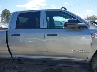 2022 Ram 2500 Tradesman with VIN 3C6UR5HJ0NG118075, listed as a IAAI auction lot 41742502 with 1 mi miles. Bid and sale history available at carsss.com. Image 14.