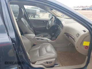 2005 Volvo XC70 with VIN YV1SZ592451199226, listed as a IAAI auction lot 41350609 with 163,331 mi miles and . Bid and sale history available at DreamBid. Image 5.