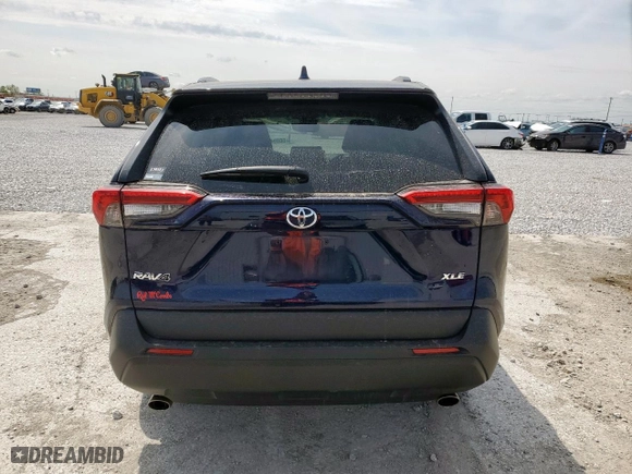 2022 Toyota RAV4 XLE with VIN 2T3W1RFV3NW209301, listed as a Copart auction lot 50494545 with 28,940 mi miles and Salvage Title. Bid and sale history available at carsss.com. Image 6.