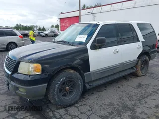 2005 Ford Expedition Special Service with VIN 1FMPU16585LB07553, listed as a IAAI auction lot 39462712 with 1 mi miles. Bid and sale history available at carsss.com. Image 2.