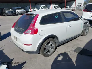 2013 Volvo C30 T5 with VIN YV1672MK1D2309378, listed as a IAAI auction lot 41836950 with 88,590 mi miles and . Bid and sale history available at DreamBid. Image 4.