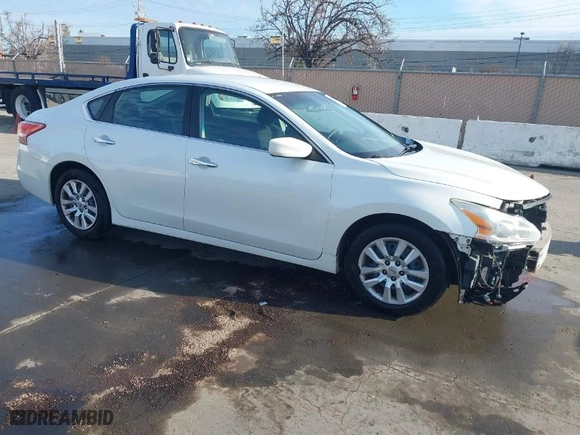 2013 Nissan Altima 2.5 S with VIN 1N4AL3APXDN558087, listed as a IAAI auction lot 41583778 with 203,760 mi miles. Bid and sale history available at carsss.com. Image 1.