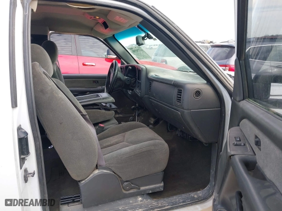 2003 Chevrolet Silverado 1500 LT with VIN 1GCEK19T43E337975, listed as a IAAI auction lot 41728590 with 237,476 mi miles. Bid and sale history available at carsss.com. Image 5.
