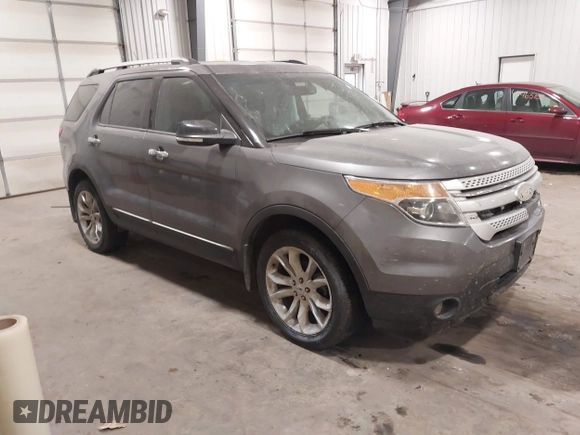 2013 Ford Explorer XLT with VIN 1FM5K8D82DGB20342, listed as a IAAI auction lot 41478547 with 158,256 mi miles and . Bid and sale history available at carsss.com. Image 1.