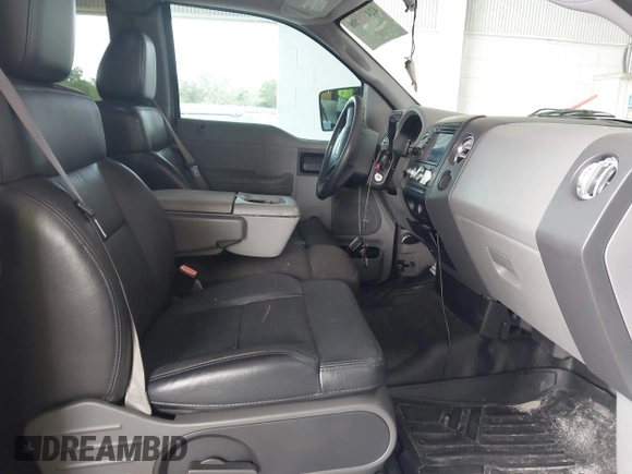 2006 Ford F-150 STX z VIN 1FTRX12W76FA79330, wystawiony jako IAAI lot #42462908 z przebiegiem 185 568 mil mil oraz . Historia ofert i sprzedaży dostępna na DreamBid. Obrazek 5.