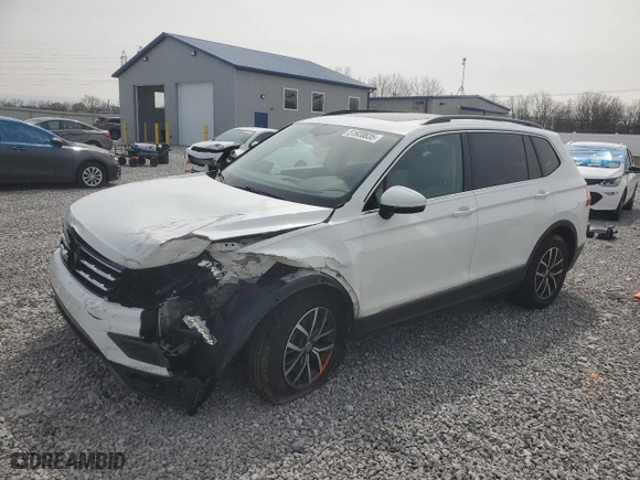 2020 Volkswagen Tiguan SE with VIN 3VV2B7AX0LM139555, listed as a Copart auction lot 51920835 with 43,631 mi miles and Salvage Title. Bid and sale history available at carsss.com. Image 1.