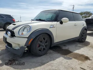 2010 MINI Hardtop S с VIN WMWMF7C5XATX45254, выставлен на аукционе Copart как лот 53024825 с пробегом 137 891 миль миль и Списание • Salvage title. История ставок и продаж доступна на DreamBid. Изображение 1.