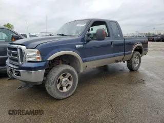 2005 Ford F-250 XL z VIN 1FTSX215X5EB13975, wystawiony jako Copart lot #55459085 z przebiegiem Nie podano mil oraz Szkoda całkowita • Salvage title. Historia ofert i sprzedaży dostępna na DreamBid. Obrazek 1.