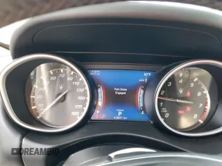 2019 Maserati Levante GranLusso z VIN ZN661XUL8KX337416, wystawiony jako Copart lot #73306924 z przebiegiem 43 891 mil mil oraz Tytuł czysty. Historia ofert i sprzedaży dostępna na DreamBid. Obrazek 8.