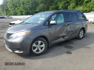 2012 Toyota Sienna LE AAS z VIN 5TDKK3DC6CS266522, wystawiony jako Copart lot #62788745 z przebiegiem 233 596 mil mil oraz Szkoda całkowita • Salvage title. Historia ofert i sprzedaży dostępna na DreamBid. Obrazek 1.