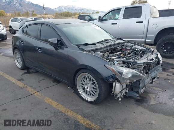 2014 Mazda 3 i Sport with VIN JM1BM1K72E1186770, listed as a IAAI auction lot 40926275 with 146,490 mi miles and . Bid and sale history available at carsss.com. Image 1.