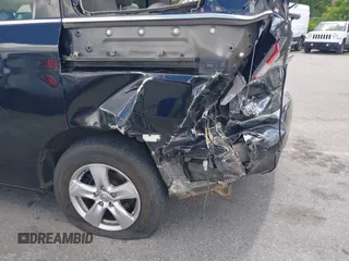 2015 Nissan Quest SV z VIN JN8AE2KP9F9124482, wystawiony jako IAAI lot #42195908 z przebiegiem 122 769 mil mil oraz . Historia ofert i sprzedaży dostępna na DreamBid. Obrazek 6.