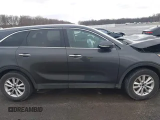 2019 Kia Sorento L with VIN 5XYPG4A32KG510776, listed as a IAAI auction lot 41716252 with 129,725 mi miles and . Bid and sale history available at carsss.com. Image 14.