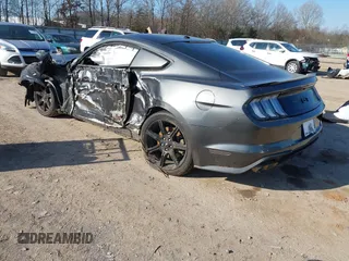 2018 Ford Mustang GT z VIN 1FA6P8CF4J5158775, wystawiony jako IAAI lot #41627780 z przebiegiem 65 519 mil mil oraz . Historia ofert i sprzedaży dostępna na DreamBid. Obrazek 3.
